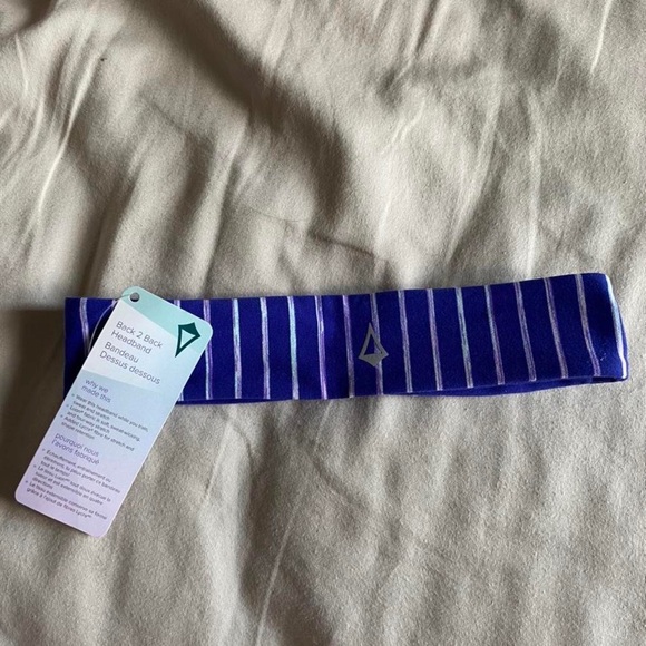 IVIVVA by LULULEMON twist and
tie tank WITH MATCHING HEADBAND - Picture 3 of 4